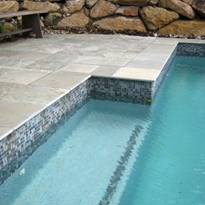 Grey Gum Quartzite Pool Pavers and Rounded Square Coping