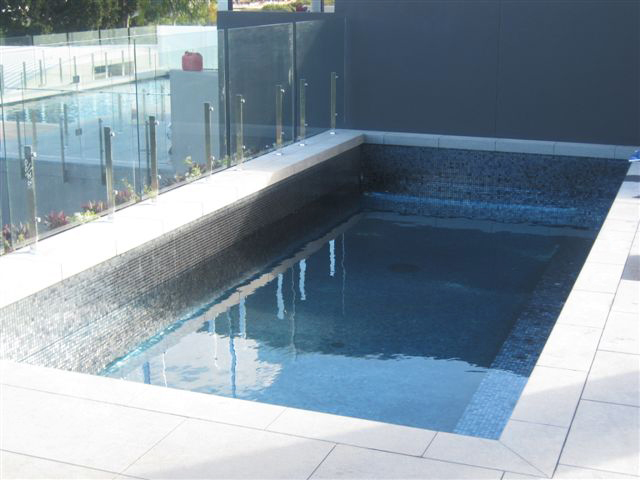 GC102 Charcoal Pearl Fully Tiled glass mosaic pool tile shown in situ