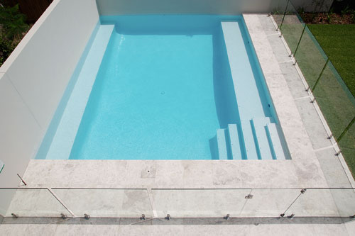 GCR305 White Crystal Pearl Blend glass mosaic pool tile shown in situ