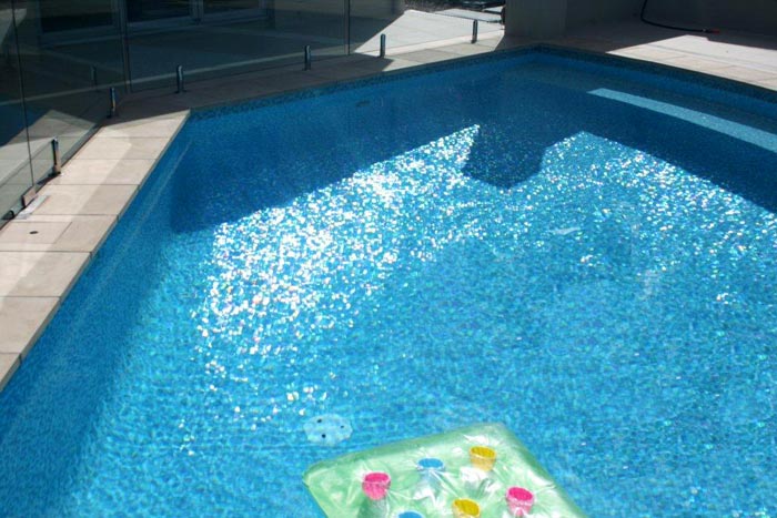 GCR330 Amalfi glass mosaic pool tile shown in situ