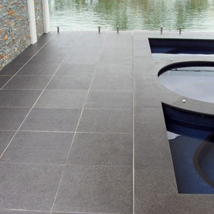 Spectacular Black Granite Pool Pavers