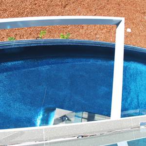 GC102 Charcoal Pearl glass mosaic tiles used to tile this pool interior