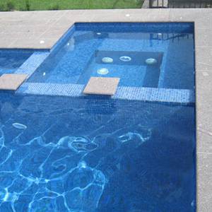 GC171 Surf Glass 20mm mosaic tiles used to fully tile a pool