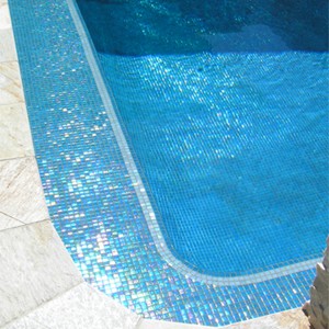 Swimming pool tiled with GC185 Sky Blue Pearl blend mosaic tiles