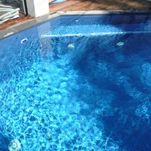 Fully tiled pool with GCR050 Azure Blue 23mm crystal glass mosaic tiles