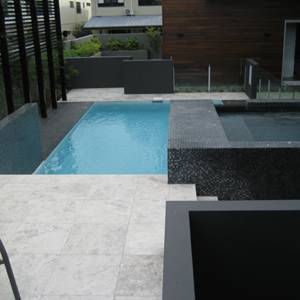 Fully tiled Spa and sides of the spa walls used GCR320 Charcoal Crystal Pearl Blend 20mm glass mosaic tiles