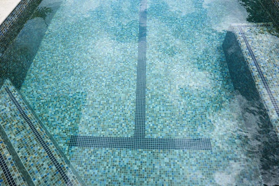 Cuban 23mm Ceramic Mosaic Pool Tiles CMC350