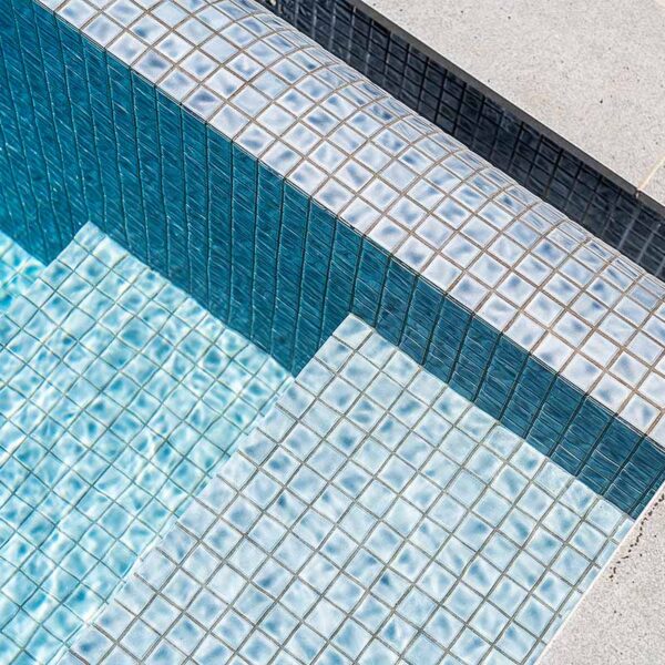 Dusk Blustonio coping + CMC585 Titanium Wavy fully-tiled pool