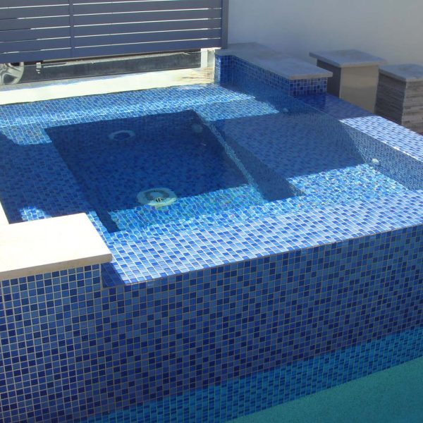 GCR080 Mid Blue Blend fully tiled spa